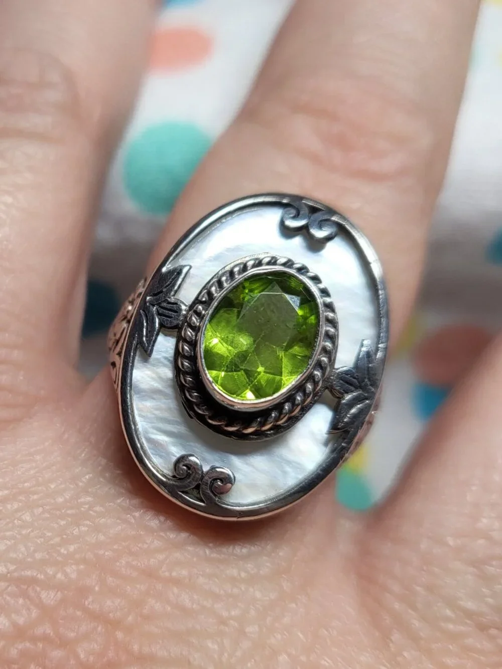 Vintage Artisan Sterling Silver Peridot & Mother of Pearl Statement Ring